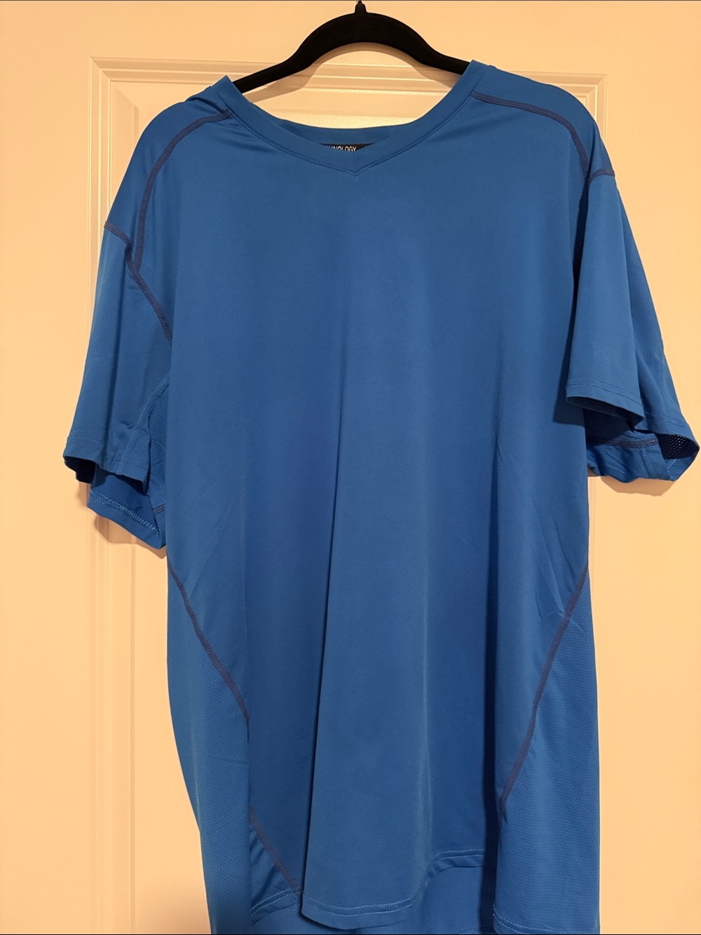 Arctic Cool Men's Vortex Vent 1.0 V-Neck Blue